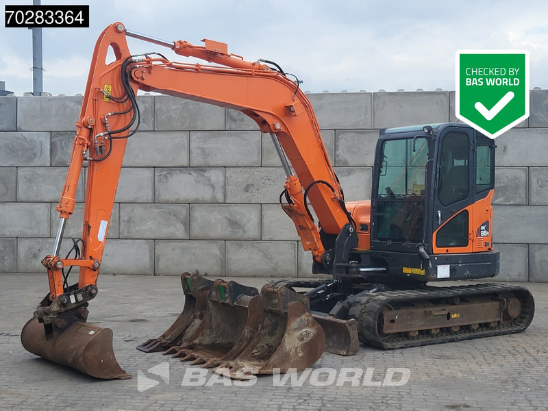 Doosan DX85 R-3 4 BUCKETS - Mini bager: slika Doosan DX85 R-3 4 BUCKETS - Mini bager Doosan DX85 R-3 4 BUCKETS - Mini bager: slika Doosan DX85 R-3 4 BUCKETS - Mini bager