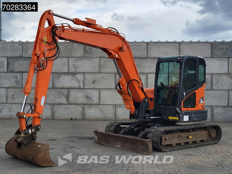 Doosan DX85 R-3 4 BUCKETS - Mini bager: slika Doosan DX85 R-3 4 BUCKETS - Mini bager Doosan DX85 R-3 4 BUCKETS - Mini bager: slika Doosan DX85 R-3 4 BUCKETS - Mini bager