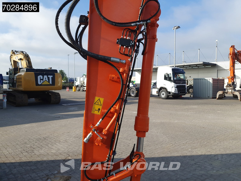 Bager na kotačima Hitachi ZX140W -6 OUTRIGGERS + BLADE: slika Bager na kotačima Hitachi ZX140W -6 OUTRIGGERS + BLADE