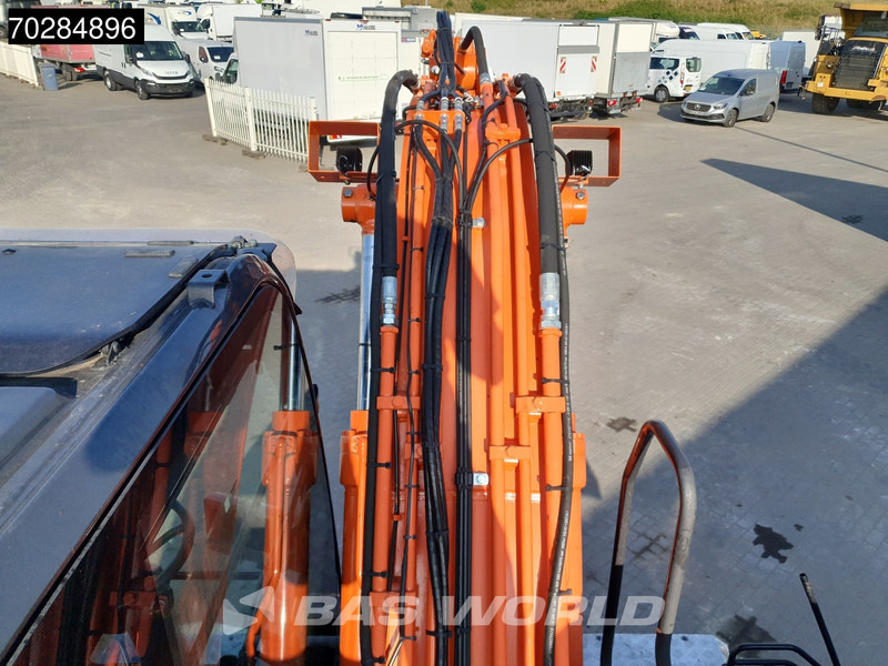 Bager na kotačima Hitachi ZX140W -6 OUTRIGGERS + BLADE: slika Bager na kotačima Hitachi ZX140W -6 OUTRIGGERS + BLADE