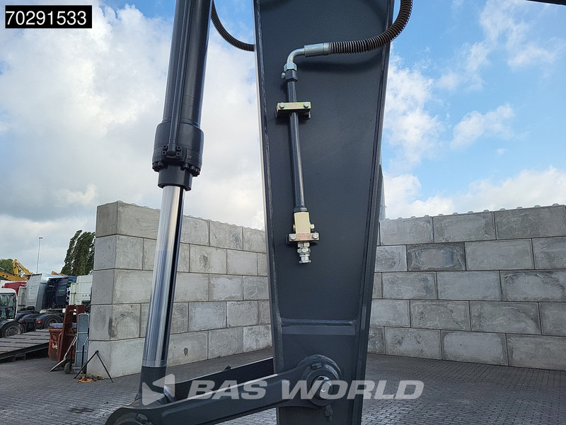 Novi Bager gusjeničar Hyundai R215 L: slika Novi Bager gusjeničar Hyundai R215 L Novi Bager gusjeničar Hyundai R215 L: slika Novi Bager gusjeničar Hyundai R215 L