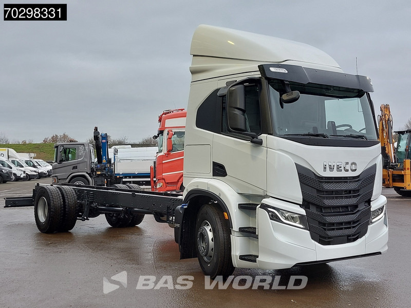 Iveco S-Way 340 4X2 NEW! Chassis ACC Led Euro 6 - Kamion-šasija: slika Iveco S-Way 340 4X2 NEW! Chassis ACC Led Euro 6 - Kamion-šasija Iveco S-Way 340 4X2 NEW! Chassis ACC Led Euro 6 - Kamion-šasija: slika Iveco S-Way 340 4X2 NEW! Chassis ACC Led Euro 6 - Kamion-šasija