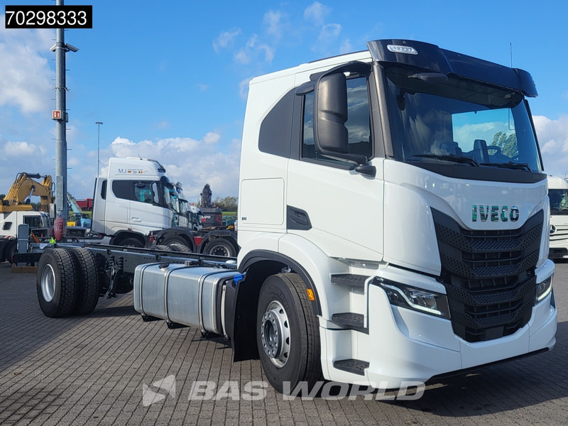 Iveco S-Way 340 4X2 NEW! Chassis Automatic Navi LED Euro 6 - Kamion-šasija: slika Iveco S-Way 340 4X2 NEW! Chassis Automatic Navi LED Euro 6 - Kamion-šasija Iveco S-Way 340 4X2 NEW! Chassis Automatic Navi LED Euro 6 - Kamion-šasija: slika Iveco S-Way 340 4X2 NEW! Chassis Automatic Navi LED Euro 6 - Kamion-šasija