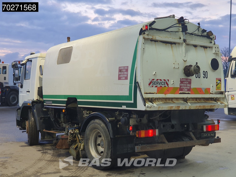 MAN LE 15.250 4X2 Eurovoirie Sweeper Manual Steelsuspension Euro 3 - Cestovna čistilica: slika MAN LE 15.250 4X2 Eurovoirie Sweeper Manual Steelsuspension Euro 3 - Cestovna čistilica MAN LE 15.250 4X2 Eurovoirie Sweeper Manual Steelsuspension Euro 3 - Cestovna čistilica: slika MAN LE 15.250 4X2 Eurovoirie Sweeper Manual Steelsuspension Euro 3 - Cestovna čistilica