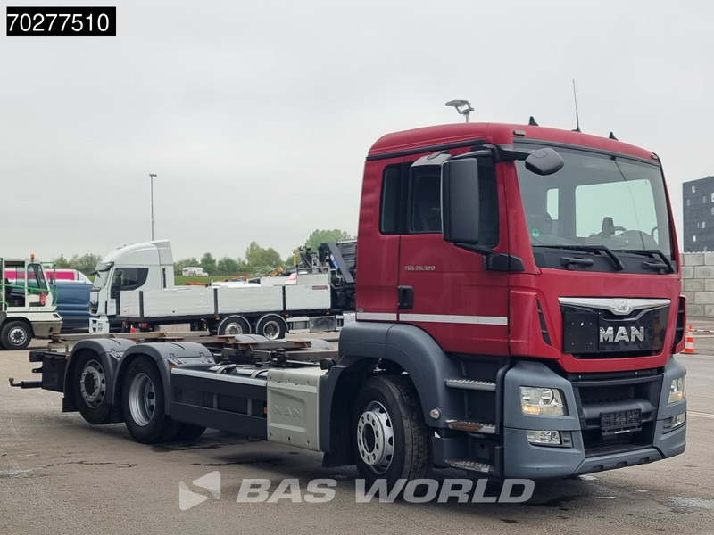 MAN TGS 26.320 6X2 BDF ADR Lift+lenkasche Automatic Euro 6 - Transporter kontejnera/ Kamion s izmjenjivim sanducima: slika MAN TGS 26.320 6X2 BDF ADR Lift+lenkasche Automatic Euro 6 - Transporter kontejnera/ Kamion s izmjenjivim sanducima MAN TGS 26.320 6X2 BDF ADR Lift+lenkasche Automatic Euro 6 - Transporter kontejnera/ Kamion s izmjenjivim sanducima: slika MAN TGS 26.320 6X2 BDF ADR Lift+lenkasche Automatic Euro 6 - Transporter kontejnera/ Kamion s izmjenjivim sanducima