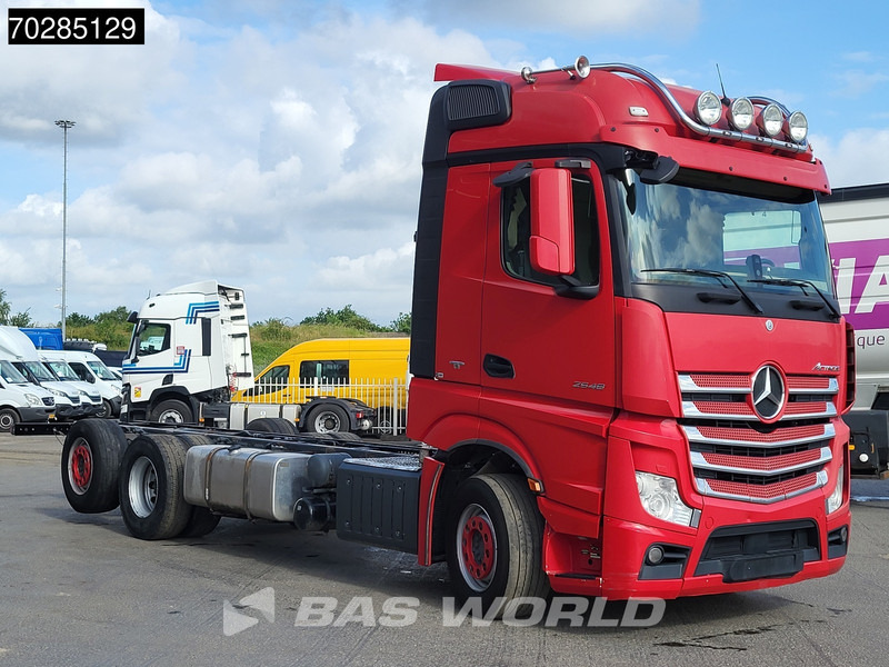 Mercedes-Benz Actros 2548 Actros 6X2 BigSpace Retarder PTO Liftachse Xenon ACC Navi Euro 6 - Kamion-šasija: slika Mercedes-Benz Actros 2548 Actros 6X2 BigSpace Retarder PTO Liftachse Xenon ACC Navi Euro 6 - Kamion-šasija Mercedes-Benz Actros 2548 Actros 6X2 BigSpace Retarder PTO Liftachse Xenon ACC Navi Euro 6 - Kamion-šasija: slika Mercedes-Benz Actros 2548 Actros 6X2 BigSpace Retarder PTO Liftachse Xenon ACC Navi Euro 6 - Kamion-šasija