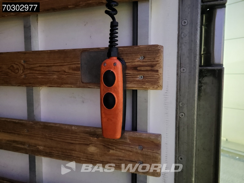 Kamion sandučar Mercedes-Benz Actros 2636 Actros 6X2 Steering Axle 2t Tailgate Full Air Euro 6: slika Kamion sandučar Mercedes-Benz Actros 2636 Actros 6X2 Steering Axle 2t Tailgate Full Air Euro 6