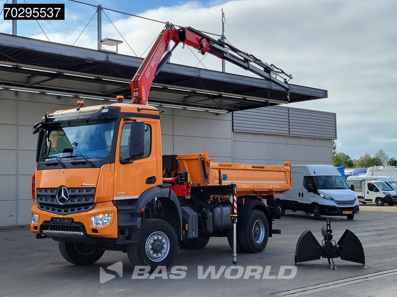 Mercedes-Benz Arocs 1835 4X4 4x4 Fassi F135AC.0.24 Crane Kran Meiller 3-Way Tipper Big-Axle - Kiper, Kamion s kranom: slika Mercedes-Benz Arocs 1835 4X4 4x4 Fassi F135AC.0.24 Crane Kran Meiller 3-Way Tipper Big-Axle - Kiper, Kamion s kranom Mercedes-Benz Arocs 1835 4X4 4x4 Fassi F135AC.0.24 Crane Kran Meiller 3-Way Tipper Big-Axle - Kiper, Kamion s kranom: slika Mercedes-Benz Arocs 1835 4X4 4x4 Fassi F135AC.0.24 Crane Kran Meiller 3-Way Tipper Big-Axle - Kiper, Kamion s kranom