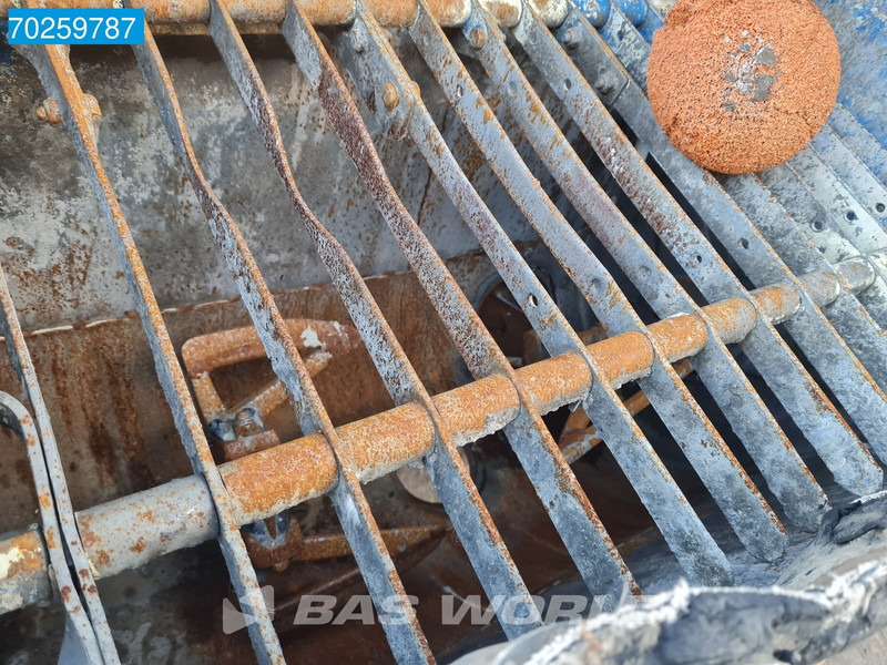 Beton pumpa Mercedes-Benz Arocs 3251 8X4 PUMI Putzmeister TMM 24 + Liebherr 7m3 Mixer Retarder Euro 6: slika Beton pumpa Mercedes-Benz Arocs 3251 8X4 PUMI Putzmeister TMM 24 + Liebherr 7m3 Mixer Retarder Euro 6