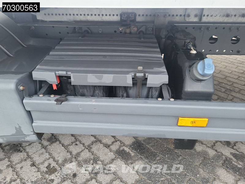 Mercedes-Benz Atego 818 4X2 8tonner Automatic 1500kg Ladebordwand Euro 6 - Kamion sandučar: slika Mercedes-Benz Atego 818 4X2 8tonner Automatic 1500kg Ladebordwand Euro 6 - Kamion sandučar Mercedes-Benz Atego 818 4X2 8tonner Automatic 1500kg Ladebordwand Euro 6 - Kamion sandučar: slika Mercedes-Benz Atego 818 4X2 8tonner Automatic 1500kg Ladebordwand Euro 6 - Kamion sandučar