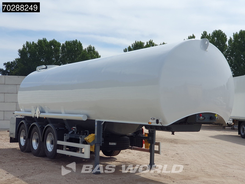 Tanker Solutions CLP-36/1 New! 36.000 L Fuel Tank Liftachse - Poluprikolica cisterna: slika Tanker Solutions CLP-36/1 New! 36.000 L Fuel Tank Liftachse - Poluprikolica cisterna Tanker Solutions CLP-36/1 New! 36.000 L Fuel Tank Liftachse - Poluprikolica cisterna: slika Tanker Solutions CLP-36/1 New! 36.000 L Fuel Tank Liftachse - Poluprikolica cisterna