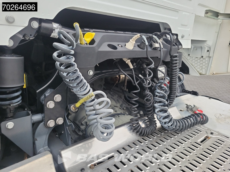 DAF XF 480 4X2 Mega 2x Tanks ACC LED Euro 6 - Tegljač: slika DAF XF 480 4X2 Mega 2x Tanks ACC LED Euro 6 - Tegljač DAF XF 480 4X2 Mega 2x Tanks ACC LED Euro 6 - Tegljač: slika DAF XF 480 4X2 Mega 2x Tanks ACC LED Euro 6 - Tegljač