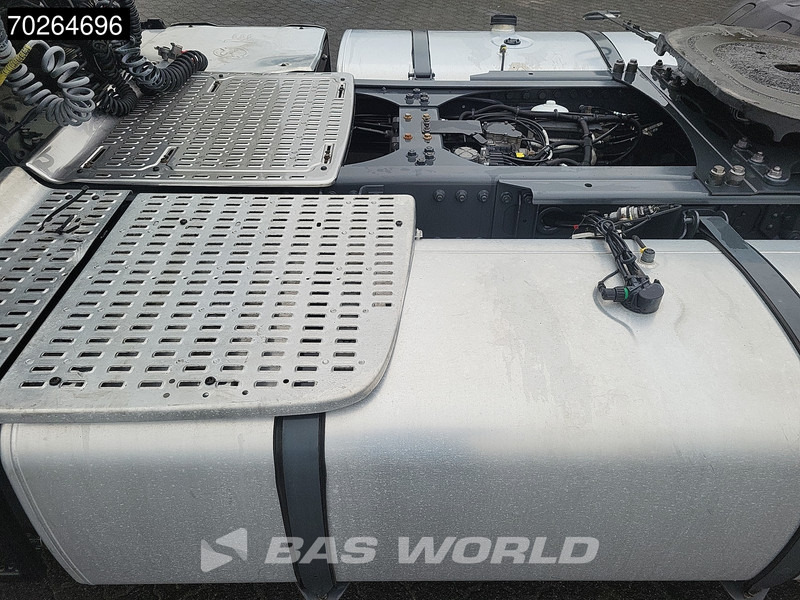 DAF XF 480 4X2 Mega 2x Tanks ACC LED Euro 6 - Tegljač: slika DAF XF 480 4X2 Mega 2x Tanks ACC LED Euro 6 - Tegljač DAF XF 480 4X2 Mega 2x Tanks ACC LED Euro 6 - Tegljač: slika DAF XF 480 4X2 Mega 2x Tanks ACC LED Euro 6 - Tegljač