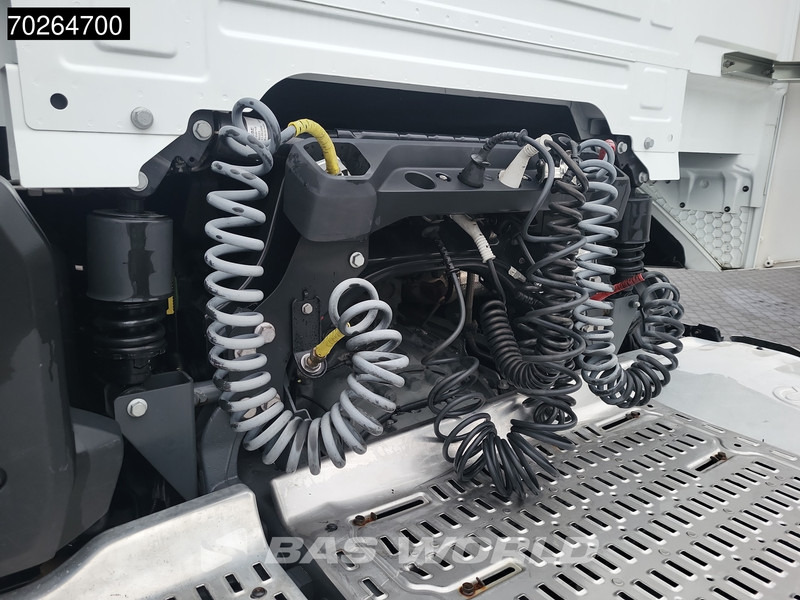 DAF XF 480 4X2 Mega 2xTanks ACC LED Euro 6 - Tegljač: slika DAF XF 480 4X2 Mega 2xTanks ACC LED Euro 6 - Tegljač DAF XF 480 4X2 Mega 2xTanks ACC LED Euro 6 - Tegljač: slika DAF XF 480 4X2 Mega 2xTanks ACC LED Euro 6 - Tegljač