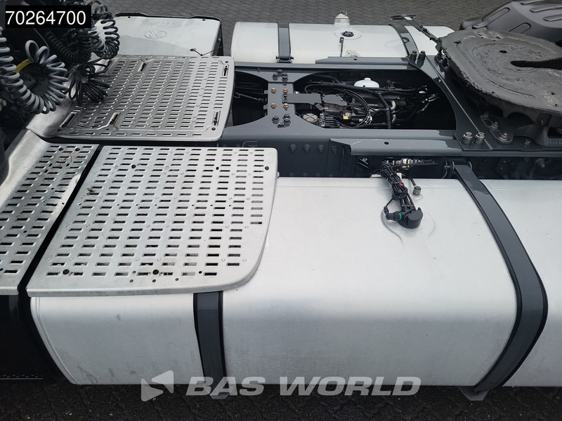 DAF XF 480 4X2 Mega 2xTanks ACC LED Euro 6 - Tegljač: slika DAF XF 480 4X2 Mega 2xTanks ACC LED Euro 6 - Tegljač DAF XF 480 4X2 Mega 2xTanks ACC LED Euro 6 - Tegljač: slika DAF XF 480 4X2 Mega 2xTanks ACC LED Euro 6 - Tegljač