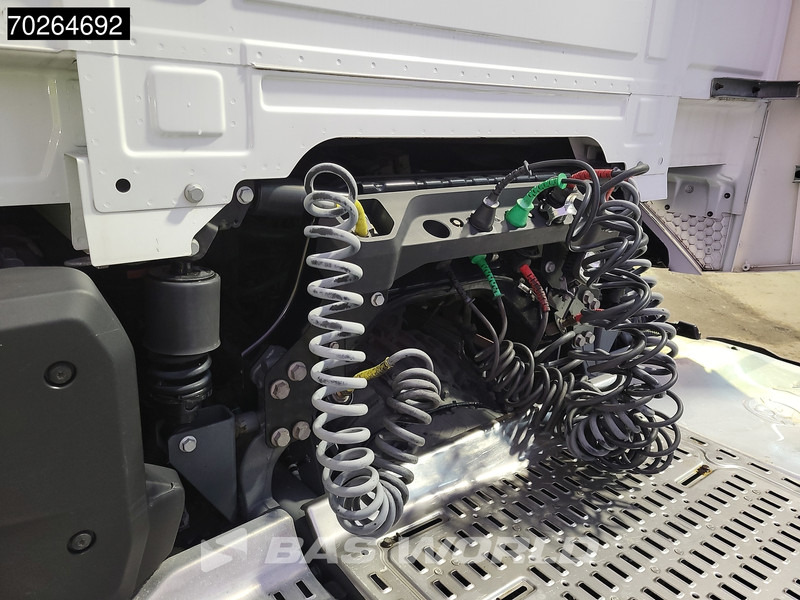 DAF XF 480 4X2 Mega 2xTanks ACC LED Euro 6 - Tegljač: slika DAF XF 480 4X2 Mega 2xTanks ACC LED Euro 6 - Tegljač DAF XF 480 4X2 Mega 2xTanks ACC LED Euro 6 - Tegljač: slika DAF XF 480 4X2 Mega 2xTanks ACC LED Euro 6 - Tegljač