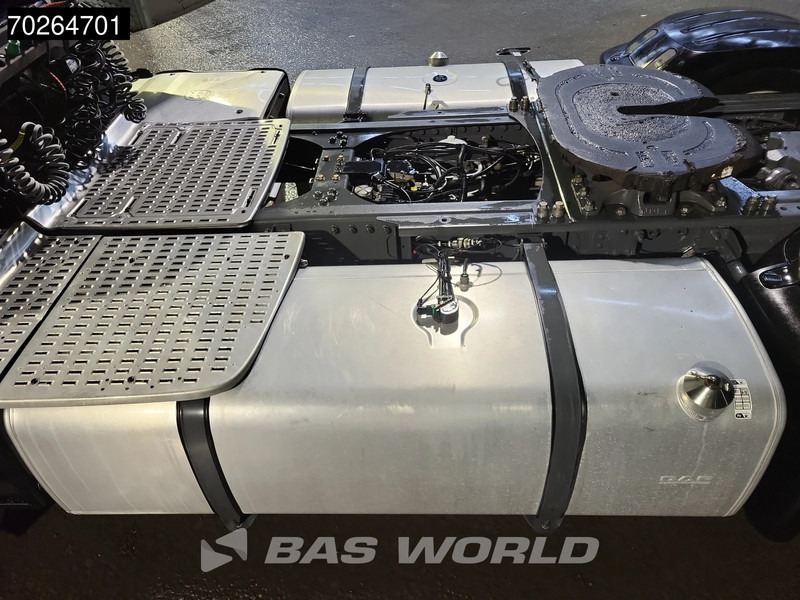 DAF XF 480 4X2 Mega 2xTanks ACC LED - Tegljač: slika DAF XF 480 4X2 Mega 2xTanks ACC LED - Tegljač DAF XF 480 4X2 Mega 2xTanks ACC LED - Tegljač: slika DAF XF 480 4X2 Mega 2xTanks ACC LED - Tegljač