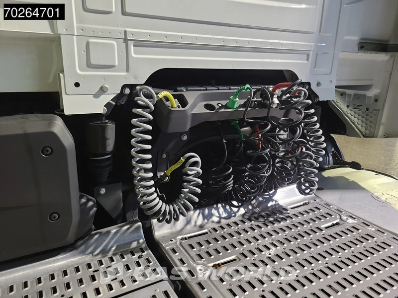 DAF XF 480 4X2 Mega 2xTanks ACC LED - Tegljač: slika DAF XF 480 4X2 Mega 2xTanks ACC LED - Tegljač DAF XF 480 4X2 Mega 2xTanks ACC LED - Tegljač: slika DAF XF 480 4X2 Mega 2xTanks ACC LED - Tegljač