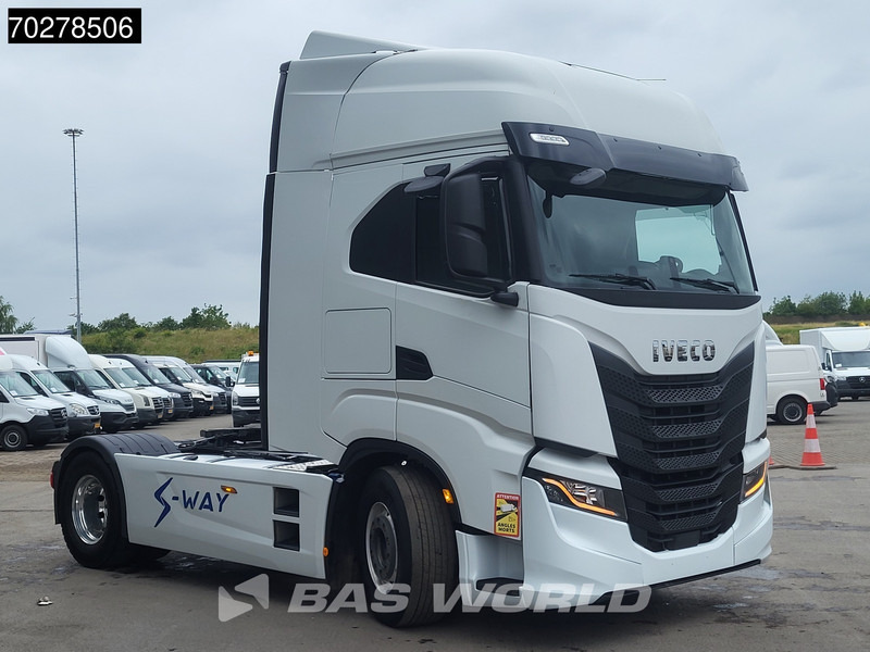 Iveco S-Way 570 S-Way 4X2 Retarder 2x Tanks Standklima Navi Alcoa's - Tegljač: slika Iveco S-Way 570 S-Way 4X2 Retarder 2x Tanks Standklima Navi Alcoa's - Tegljač Iveco S-Way 570 S-Way 4X2 Retarder 2x Tanks Standklima Navi Alcoa's - Tegljač: slika Iveco S-Way 570 S-Way 4X2 Retarder 2x Tanks Standklima Navi Alcoa's - Tegljač