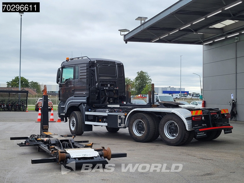 MAN TGS 33.510 TGS 6X6 Tractorhead + hooklift 20t AJK 5th wheel Wechselsystem Retarder Automatic - Tegljač: slika MAN TGS 33.510 TGS 6X6 Tractorhead + hooklift 20t AJK 5th wheel Wechselsystem Retarder Automatic - Tegljač MAN TGS 33.510 TGS 6X6 Tractorhead + hooklift 20t AJK 5th wheel Wechselsystem Retarder Automatic - Tegljač: slika MAN TGS 33.510 TGS 6X6 Tractorhead + hooklift 20t AJK 5th wheel Wechselsystem Retarder Automatic - Tegljač