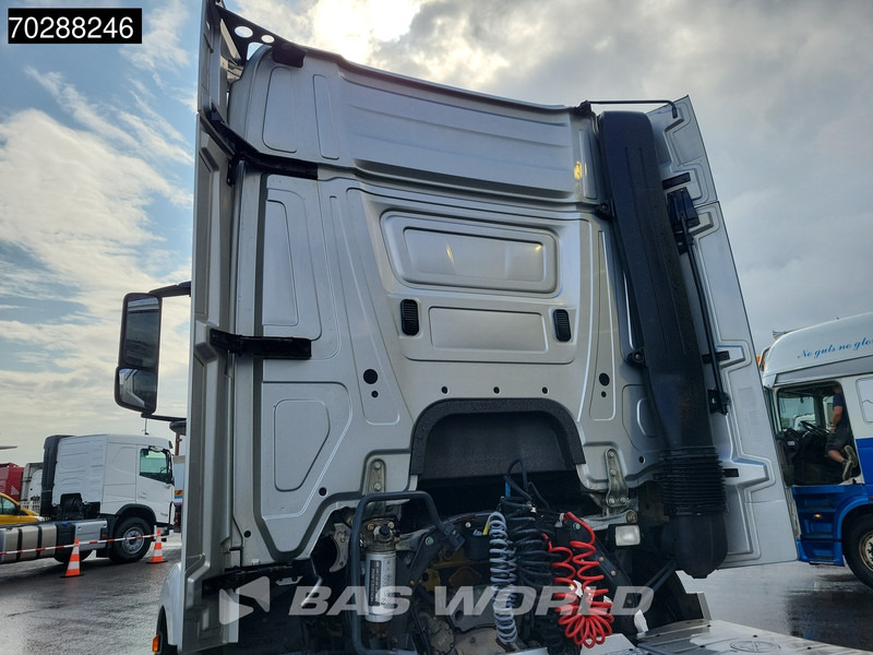Mercedes-Benz Actros 1843 4X2 StreamSpace Euro 6 - Tegljač: slika Mercedes-Benz Actros 1843 4X2 StreamSpace Euro 6 - Tegljač Mercedes-Benz Actros 1843 4X2 StreamSpace Euro 6 - Tegljač: slika Mercedes-Benz Actros 1843 4X2 StreamSpace Euro 6 - Tegljač