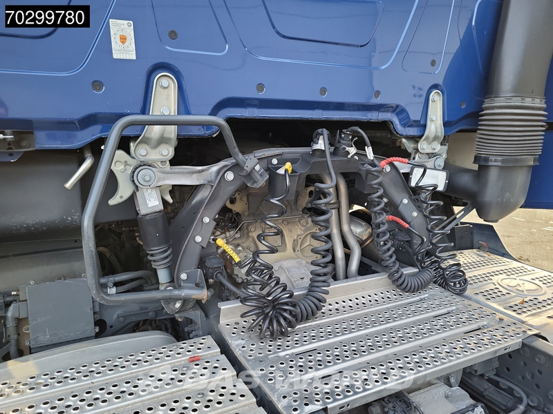 Mercedes-Benz Actros 1851 4X2 BigSpace Retarder 2x Tanks Full-Air Standklima - Tegljač: slika Mercedes-Benz Actros 1851 4X2 BigSpace Retarder 2x Tanks Full-Air Standklima - Tegljač Mercedes-Benz Actros 1851 4X2 BigSpace Retarder 2x Tanks Full-Air Standklima - Tegljač: slika Mercedes-Benz Actros 1851 4X2 BigSpace Retarder 2x Tanks Full-Air Standklima - Tegljač