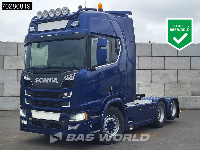 Scania R650 R 6X2 3 Pedal! Retarder Full-Air Liftachse Standklima Navi - Tegljač: slika Scania R650 R 6X2 3 Pedal! Retarder Full-Air Liftachse Standklima Navi - Tegljač Scania R650 R 6X2 3 Pedal! Retarder Full-Air Liftachse Standklima Navi - Tegljač: slika Scania R650 R 6X2 3 Pedal! Retarder Full-Air Liftachse Standklima Navi - Tegljač