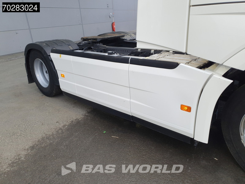 Tegljač Volvo FH 460 4X2 VEB+ I-ParkCool 2x Tanks LED Navi: slika Tegljač Volvo FH 460 4X2 VEB+ I-ParkCool 2x Tanks LED Navi Tegljač Volvo FH 460 4X2 VEB+ I-ParkCool 2x Tanks LED Navi: slika Tegljač Volvo FH 460 4X2 VEB+ I-ParkCool 2x Tanks LED Navi