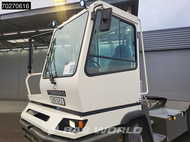 Terberg YT182 4X2 - Terminalni traktor: slika Terberg YT182 4X2 - Terminalni traktor Terberg YT182 4X2 - Terminalni traktor: slika Terberg YT182 4X2 - Terminalni traktor