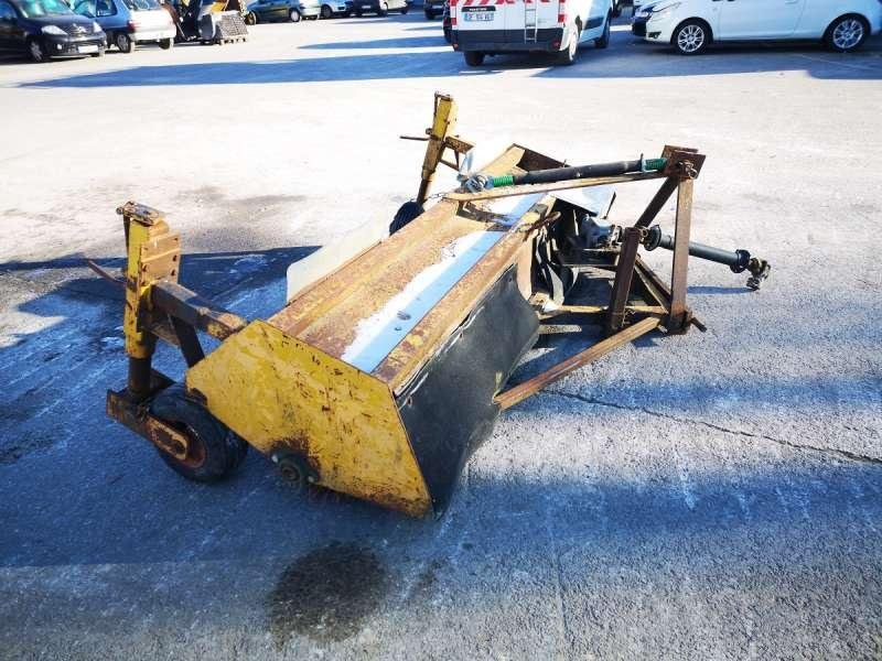 BALAIS 3 POINTS - Metla: slika BALAIS 3 POINTS - Metla BALAIS 3 POINTS - Metla: slika BALAIS 3 POINTS - Metla