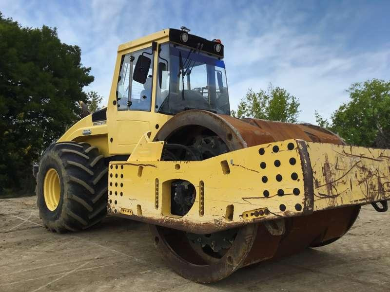 Bomag BW 226 DI-4 BVC - Kombinirani valjak: slika Bomag BW 226 DI-4 BVC - Kombinirani valjak Bomag BW 226 DI-4 BVC - Kombinirani valjak: slika Bomag BW 226 DI-4 BVC - Kombinirani valjak