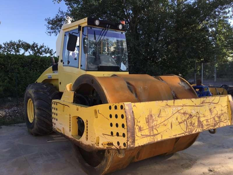 Bomag BW 226 DI-4 BVC - Kombinirani valjak: slika Bomag BW 226 DI-4 BVC - Kombinirani valjak Bomag BW 226 DI-4 BVC - Kombinirani valjak: slika Bomag BW 226 DI-4 BVC - Kombinirani valjak