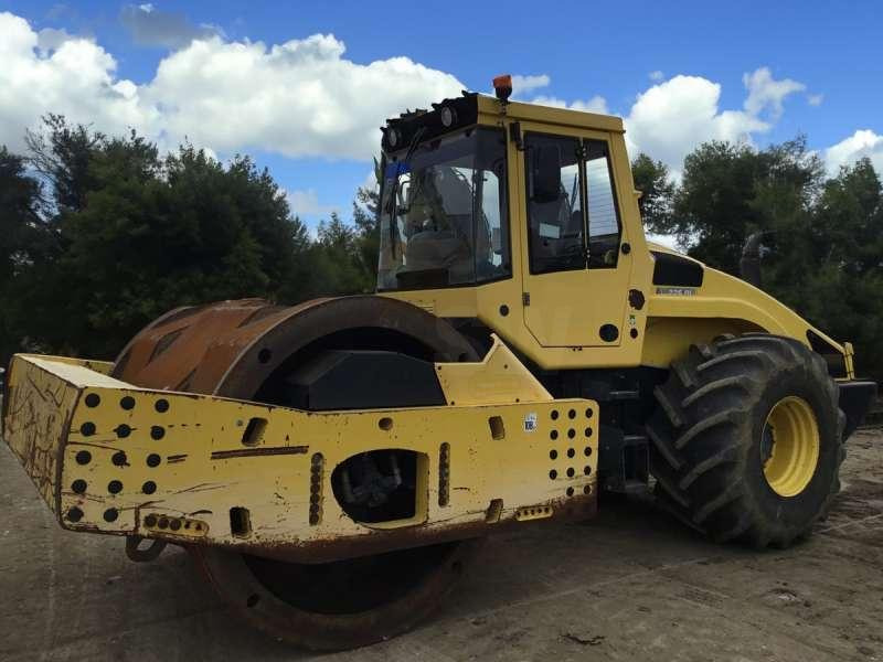 Bomag BW 226 DI-4 BVC - Kombinirani valjak: slika Bomag BW 226 DI-4 BVC - Kombinirani valjak Bomag BW 226 DI-4 BVC - Kombinirani valjak: slika Bomag BW 226 DI-4 BVC - Kombinirani valjak