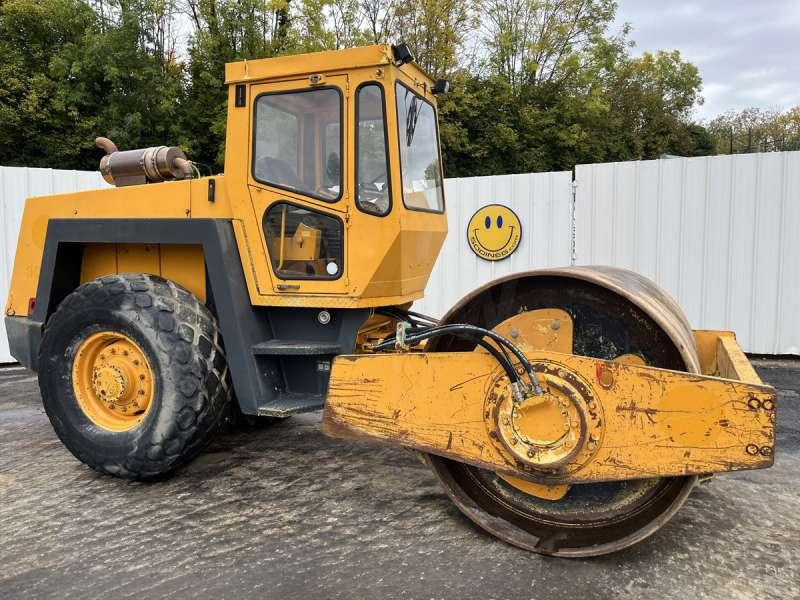 Bomag BW213D - Kombinirani valjak: slika Bomag BW213D - Kombinirani valjak Bomag BW213D - Kombinirani valjak: slika Bomag BW213D - Kombinirani valjak