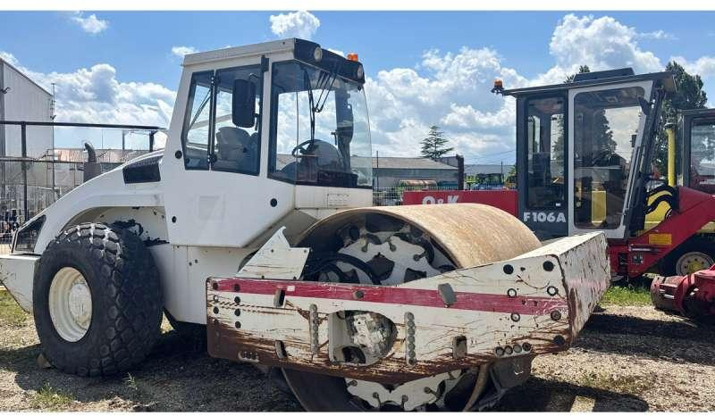 Bomag BW219 DH-4 - Kombinirani valjak: slika Bomag BW219 DH-4 - Kombinirani valjak Bomag BW219 DH-4 - Kombinirani valjak: slika Bomag BW219 DH-4 - Kombinirani valjak