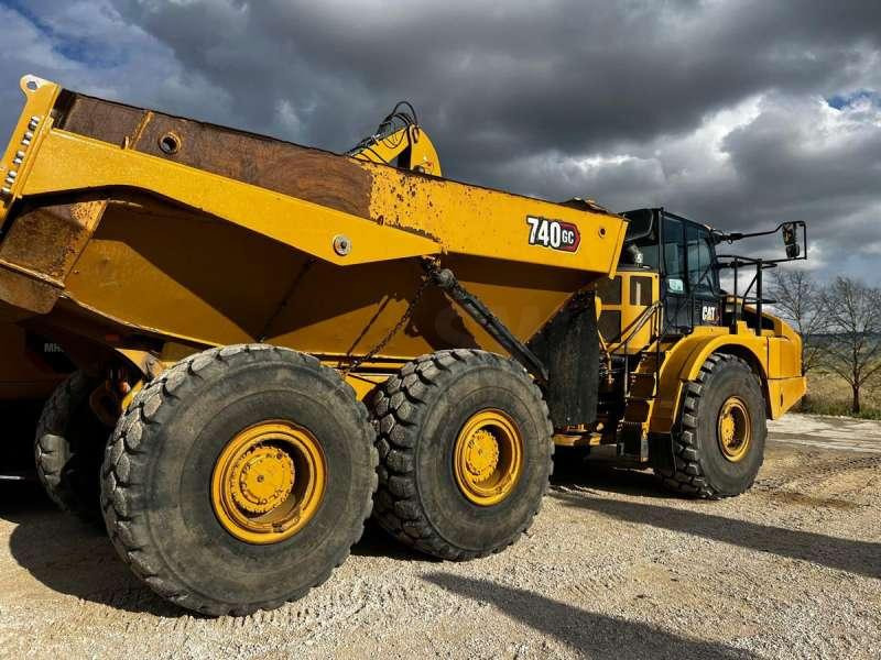 Caterpillar 740GC - Zglobni istovarivač: slika Caterpillar 740GC - Zglobni istovarivač Caterpillar 740GC - Zglobni istovarivač: slika Caterpillar 740GC - Zglobni istovarivač