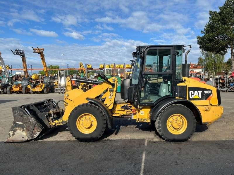 Caterpillar 906H - Utovarivač na kotačima: slika Caterpillar 906H - Utovarivač na kotačima Caterpillar 906H - Utovarivač na kotačima: slika Caterpillar 906H - Utovarivač na kotačima