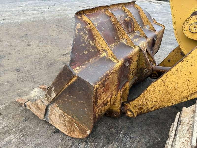 Utovarivač gusjeničar Caterpillar 943: slika Utovarivač gusjeničar Caterpillar 943