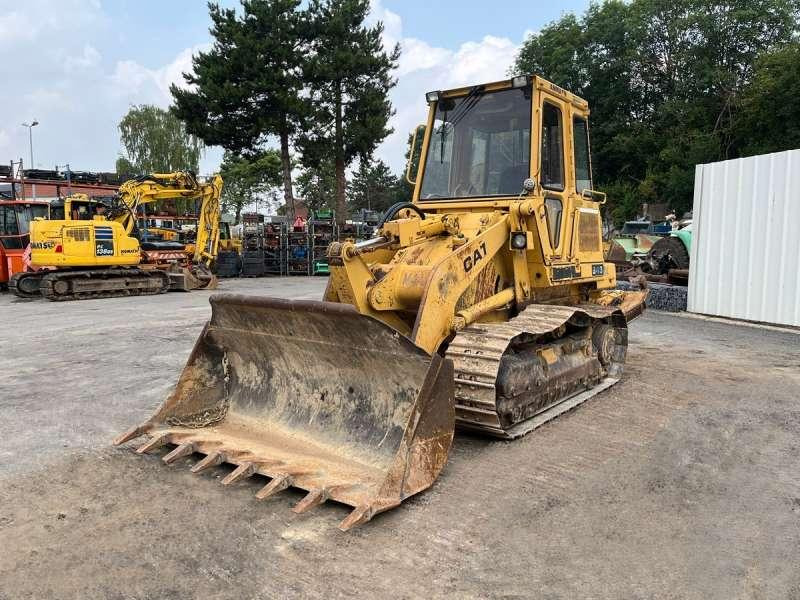 Caterpillar 943 - Utovarivač gusjeničar: slika Caterpillar 943 - Utovarivač gusjeničar Caterpillar 943 - Utovarivač gusjeničar: slika Caterpillar 943 - Utovarivač gusjeničar