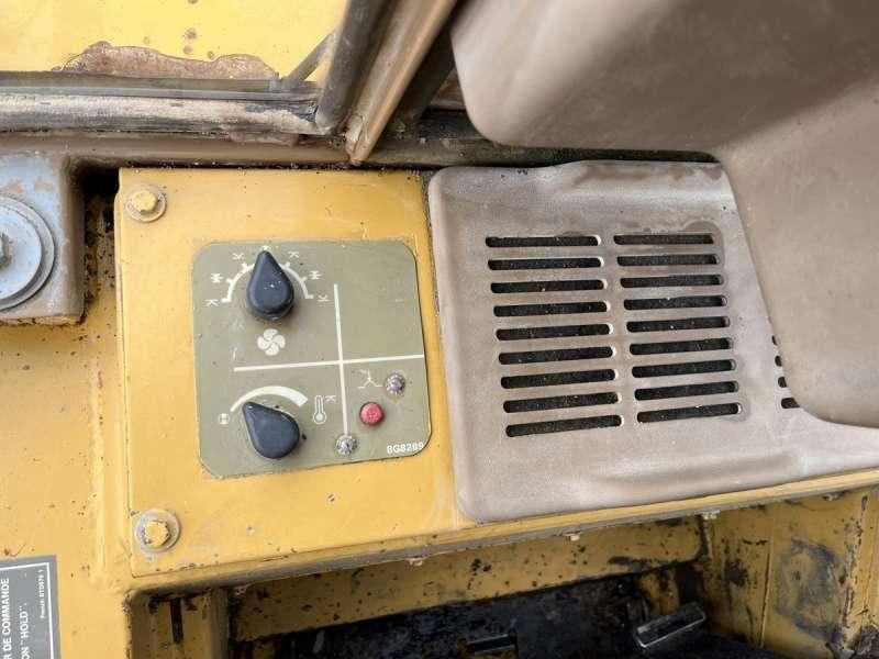 Utovarivač gusjeničar Caterpillar 943: slika Utovarivač gusjeničar Caterpillar 943
