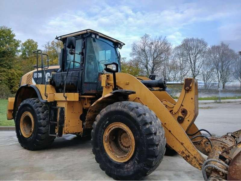Caterpillar 950K - Utovarivač na kotačima: slika Caterpillar 950K - Utovarivač na kotačima Caterpillar 950K - Utovarivač na kotačima: slika Caterpillar 950K - Utovarivač na kotačima