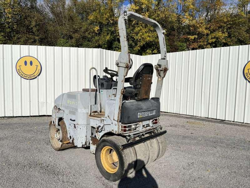 Caterpillar CB225E - Cestovni valjak: slika Caterpillar CB225E - Cestovni valjak Caterpillar CB225E - Cestovni valjak: slika Caterpillar CB225E - Cestovni valjak