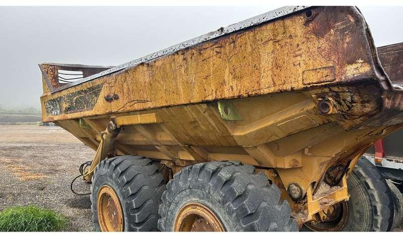 Caterpillar D250B - Kiper prikolica: slika Caterpillar D250B - Kiper prikolica Caterpillar D250B - Kiper prikolica: slika Caterpillar D250B - Kiper prikolica