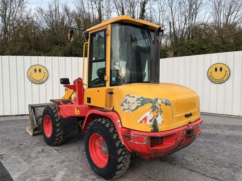 Volvo L30B-Z/X - Drugi strojevi: slika Volvo L30B-Z/X - Drugi strojevi Volvo L30B-Z/X - Drugi strojevi: slika Volvo L30B-Z/X - Drugi strojevi