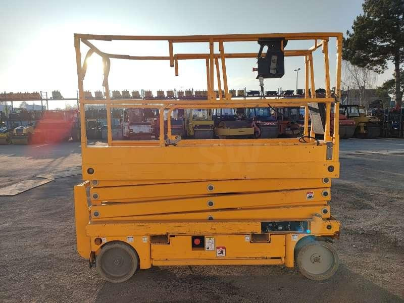 Haulotte CISEAUX COMPACT 10N - Platforma za podizanje stupa u okomitom položaju: slika Haulotte CISEAUX COMPACT 10N - Platforma za podizanje stupa u okomitom položaju Haulotte CISEAUX COMPACT 10N - Platforma za podizanje stupa u okomitom položaju: slika Haulotte CISEAUX COMPACT 10N - Platforma za podizanje stupa u okomitom položaju