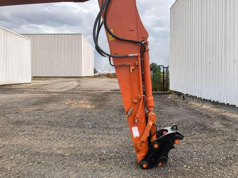 Hitachi ZX155W-7 - Bager na kotačima: slika Hitachi ZX155W-7 - Bager na kotačima Hitachi ZX155W-7 - Bager na kotačima: slika Hitachi ZX155W-7 - Bager na kotačima