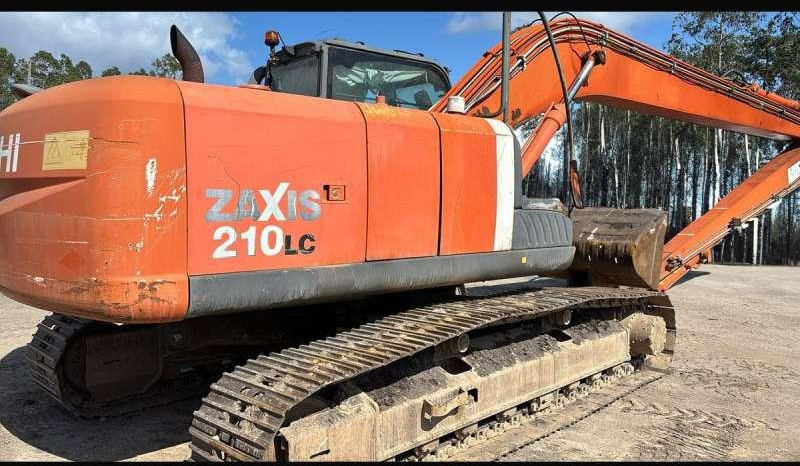 Hitachi ZX210LC-3 - Stroj za rukovanje otpadom: slika Hitachi ZX210LC-3 - Stroj za rukovanje otpadom Hitachi ZX210LC-3 - Stroj za rukovanje otpadom: slika Hitachi ZX210LC-3 - Stroj za rukovanje otpadom