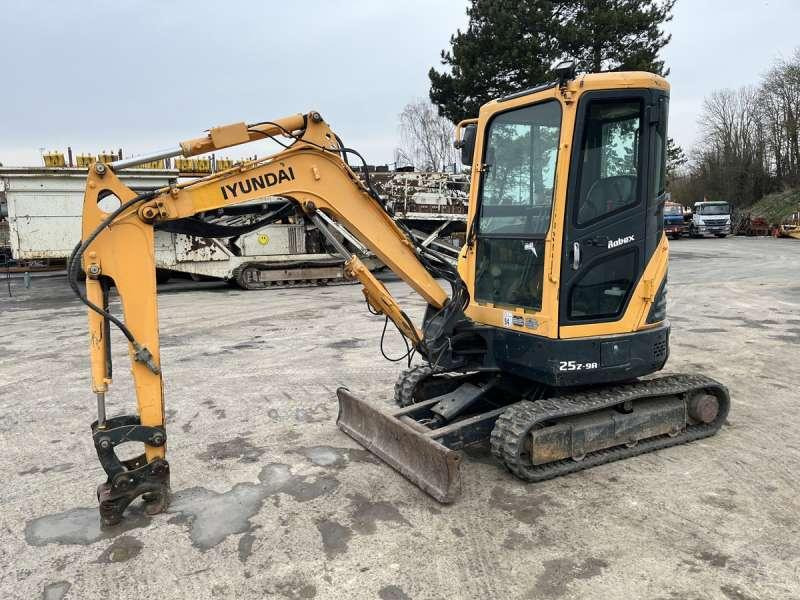 Hyundai ROBEX25Z-9A - Mini bager: slika Hyundai ROBEX25Z-9A - Mini bager Hyundai ROBEX25Z-9A - Mini bager: slika Hyundai ROBEX25Z-9A - Mini bager