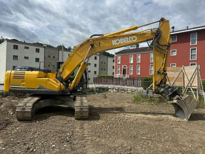 Kobelco SK210LC-11 - Bager gusjeničar: slika Kobelco SK210LC-11 - Bager gusjeničar Kobelco SK210LC-11 - Bager gusjeničar: slika Kobelco SK210LC-11 - Bager gusjeničar
