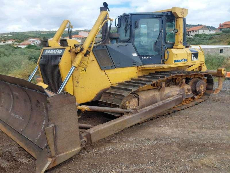 Komatsu D65EX-15 - Buldožer: slika Komatsu D65EX-15 - Buldožer Komatsu D65EX-15 - Buldožer: slika Komatsu D65EX-15 - Buldožer